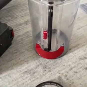 Dyson V15 Submarine Makinemin Toz Haznesinin Contası Çıktı Takılmıyor