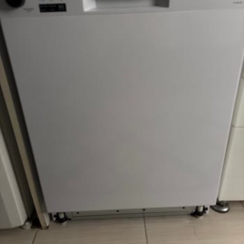 Alt Kapağı Kırık Gelen Bulaşık Makinesi İçin Sıfır Değişim Talebi