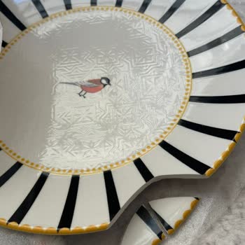 PTT Kargo’da Kırık Yemek Takımı Ve Cevapsız İletişim