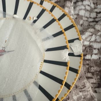 PTT Kargo’da Kırık Yemek Takımı Ve Cevapsız İletişim