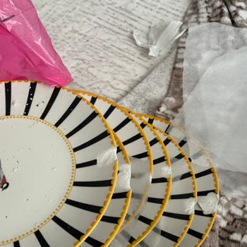 PTT Kargo’da Kırık Yemek Takımı Ve Cevapsız İletişim