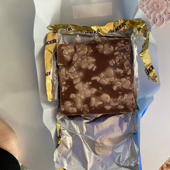 Bozulmuş Ülker Çikolatası Hijyen Endişesi