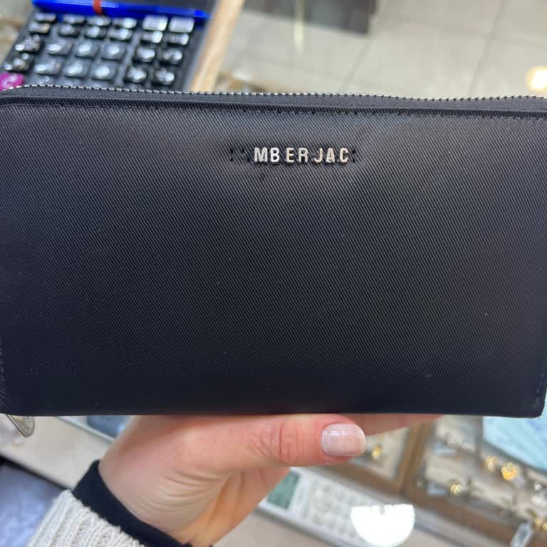 Lumberjack Cüzdanındaki Marka Yazısı Bir Gün İçinde Düşmeye Başladı