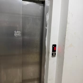 Hayat Park Gayrimenkul Yetersiz Hizmet: Sürekli Elektrik Kesintileri ve Asansör Arızaları