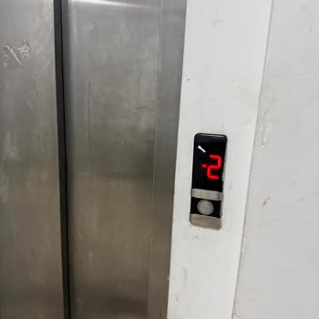 Hayat Park Gayrimenkul Yetersiz Hizmet: Sürekli Elektrik Kesintileri ve Asansör Arızaları