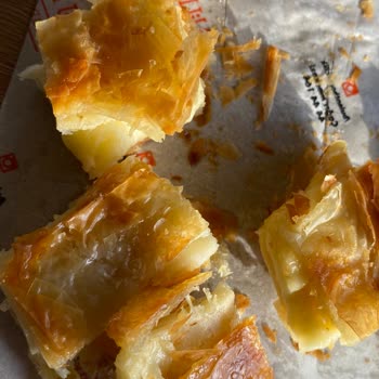 Arnavutköy Bülent Börek Şubesinde Kenarsız Börek İsteği Reddedildi