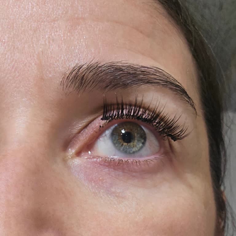 Mıknatıslı Kirpik Ürününün Reklamı Gibi Çalışmaması Ve İade Talebi