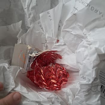 Kırık Ağaç Süsü Ve Canlı Müşteri Hizmetine Ulaşılamaması