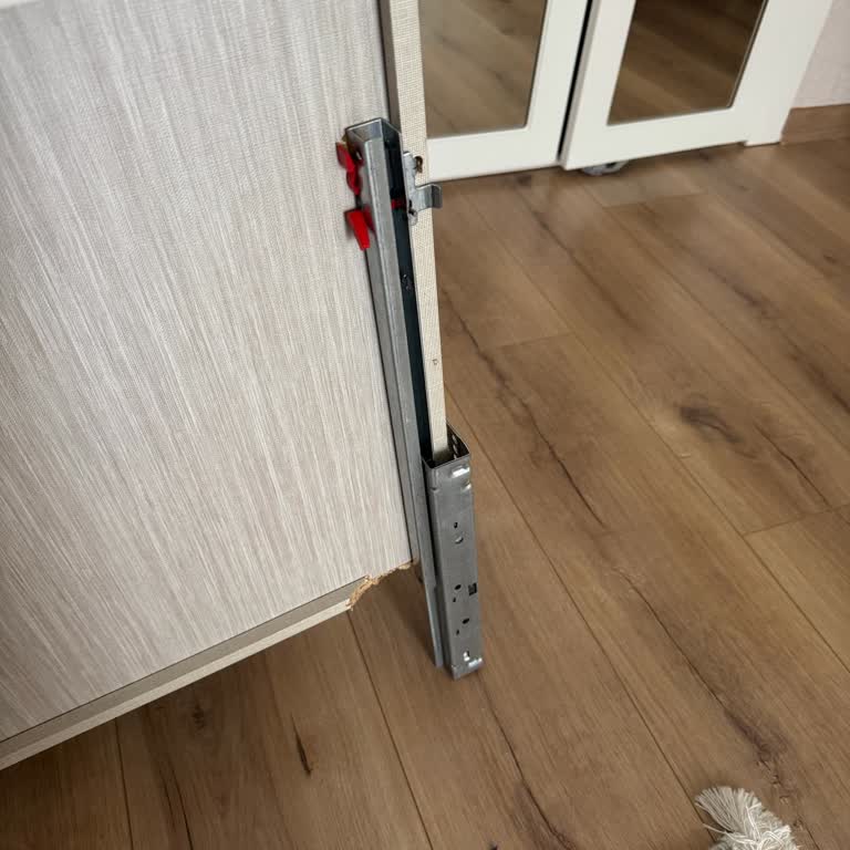 Rayı Kırılan Gardırop Çekmecesinde Garanti Kapsamında Ücretsiz Onarım Talebi