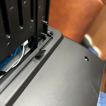 Teşhir Ürün Gibi Gelen Multimedya Ekranları İçin Sıfır Değişim Talebi