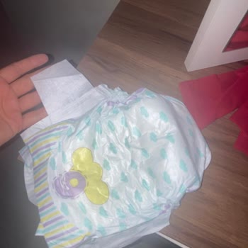 BİM Bebek Bezinde Üretim Hatası Yapıştırma Bölümleri Eksik