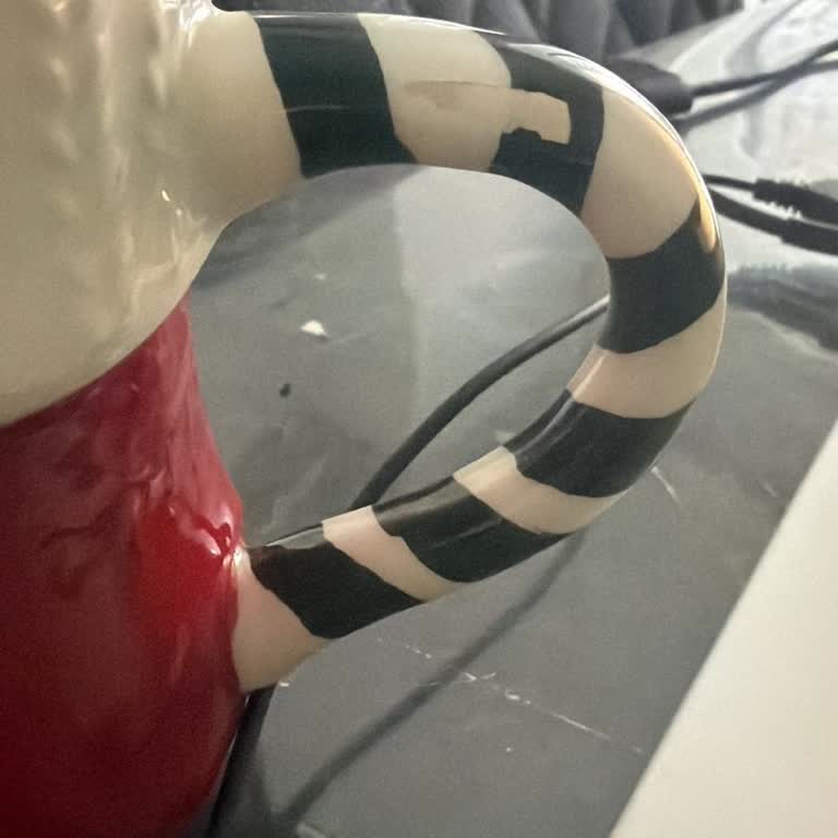 Karaca Züccaciye Kupa Aldım Kulpunun Boyası Çıktı