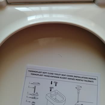 Kirli Ve Kullanılmış Klozet Kapağı Gönderildi