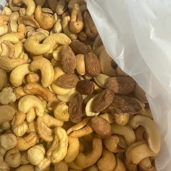 Ünal Kuruyemiş’te Kaju Yerine Badem Olarak Satılan Ürün