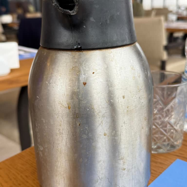 Wyndham Afyonkarahisar Thermal SPA 5 Yıldızlı Otelde Personel Eksikliği Ve Donuk Termal Sorunları