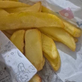 Domino’s Pizza’da Keçeli Kalem Ucu Ve Hijyen İhlali