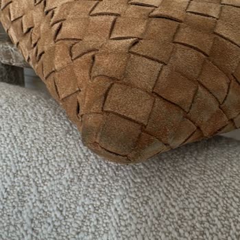 Bottega Veneta Çantamda Hızlı Renk Değişimi Ve Parçacık Dökülmesi, Yanıtsız Kalite Kontrolü