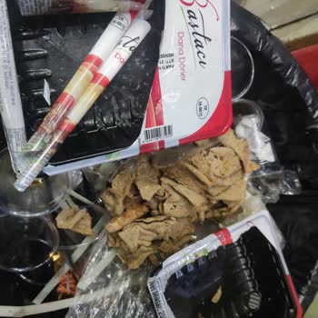 A101 Şirinköy Şubesinde Bozuk Et Döner Ürünü