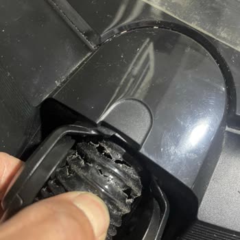 Bosch Dikey Süpürgede Emiş Gücü Düşüşü Ve Hortum Soyulması, Yetkili Servis Garanti Reddi