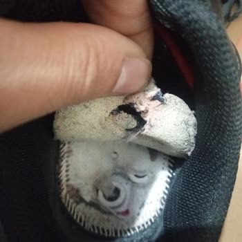 Ayakkabının Üretim Hatası Ve Mağaza İlgisizliği