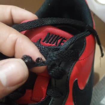 Ayakkabının Üretim Hatası Ve Mağaza İlgisizliği