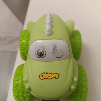 BİM Oyuncak Arabasında Boya Çocuğumun Ellerine Akıyor Ve Sağlık Endişesi Yaratıyor