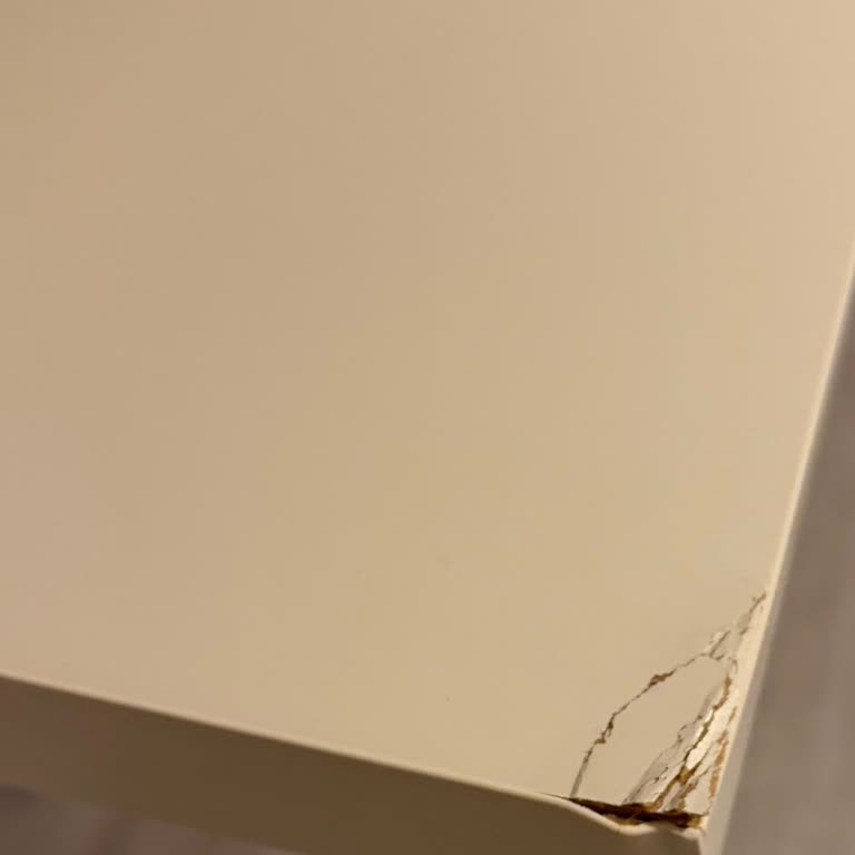 Montaj Sonrası Görülen Hasarlı Çalışma Masası Tablası, Değişim Talebim Reddedildi