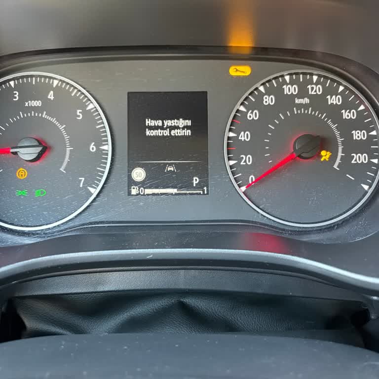 Yeni Alınan Dacia’da Airbag Uyarısı Sürekli Çıkıyor Ve Servis Çözüm Bulamıyor