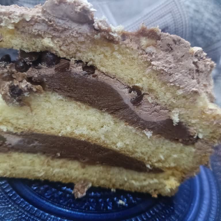 Hasan Gazi Baklavaları Pastanın İçi Buz Tutmuştu Ve Keki Bayattı!