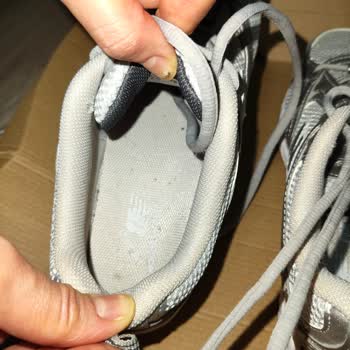 Kırık Kutu Ve Kullanılmış New Balance Ayakkabı: Yasal Mercilere Başvurulacak