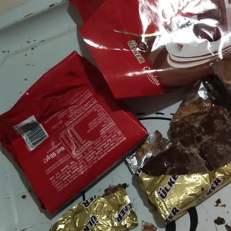İki Çikolatada Yarım Ürün Sorunu Ve Değişim Talebi