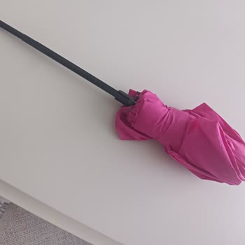 Mardin Artuklu Watsons Mağazasında Açılmayan Şemsiye Ve Fiş Verilmemesi