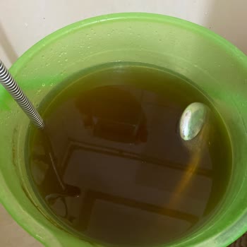 Duşta Çamurlu Su Ve İSKİ Müşteri Temsilcisi Üzerine Şikayet