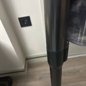 Philips Aquaplus Dikey Süpürge Teleskopik Boru Tırnakları Kırılıyor, Garanti Kapsamına Alınmalı