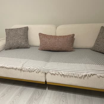 Koltuk Takımı Ve TV Ünitesindeki Üretim Hataları, Uzun Bekleme Ve Çelişkili Hizmet