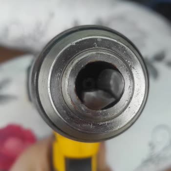 Garanti Süresindeki Dewalt Matkapta Mandren Bozuldu, Satıcı Ve Servis İlgisiz, Ücret İadesi Talebi