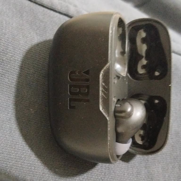 Sol Kulaklık Eksikliği İçin JBL'den Yardım Talebi