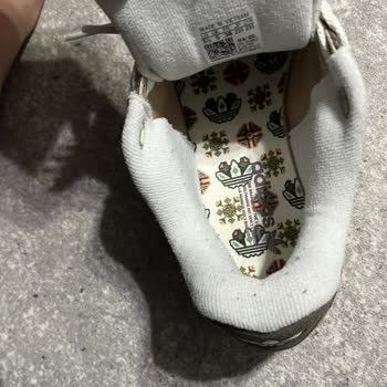 Adidas Campus Ayakkabıda Hijyen İhlali Ve Kötü Paketleme