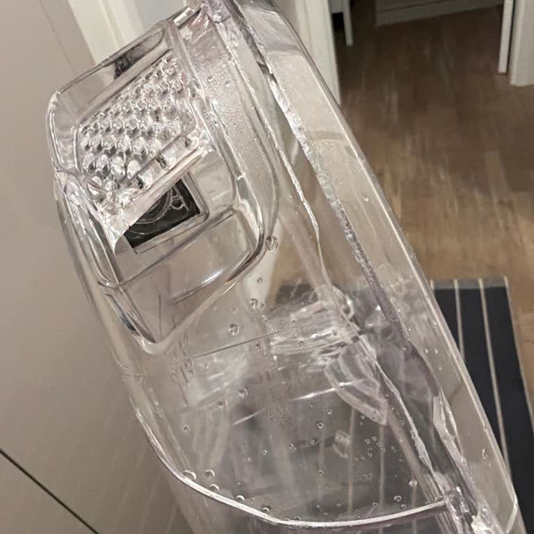 Hoover Kurutma Makinesinin Kapağı Kendiliğinden Açılması Ve Su Haznesi Kırıldı