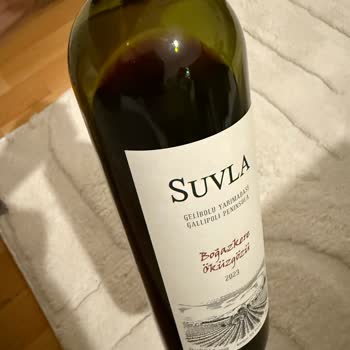 Suvla Şarabında Kanatlı Sinek: Hijyen İhlali Ve İade Talebi