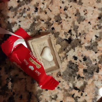 Ülker Napoliten Çikolatasının Beyazlaması Sağlık Endişesi Ve Güven Kırılması