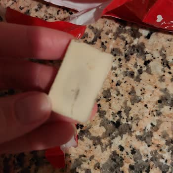 Ülker Napoliten Çikolatasının Beyazlaması Sağlık Endişesi Ve Güven Kırılması