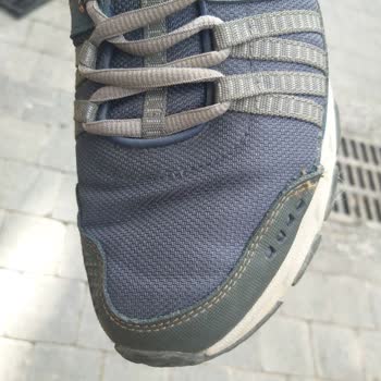 Boyner Mağazası Skechers Ayakkabısının Dikiş Açılmasına Destek Sunmadı