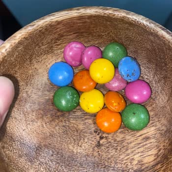 Şok Market’te Bayat Ve Kurtlanmış Yumurta Ve Bonibon