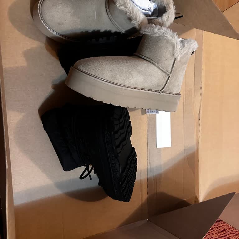 Oysho'nun Dikkatsiz Paketleme Botları Çizdi