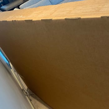 Kırık Teslim Edilen Samsung 75 İnç 8K Televizyonun Uzun Süreli Mağduriyeti Ve Çözüm Talebi