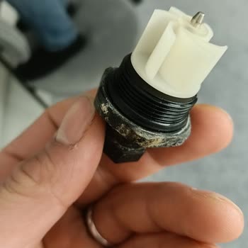 Sıcak Su Arızası Ve Tekrarlanan Servis Ziyaretleri Nedeniyle Kombi İadesi Talebi