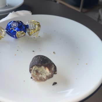 Kahve Dünyası Şubesinde Kestane Çikolatasında Küf Ve Yabancı Madde Bulunması