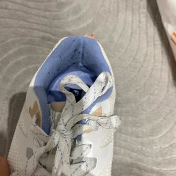 Dört Gün Kullanılan Ayakkabının Tiftiklenmesi Ve Plastik Parça Sorunu: İade Talebi