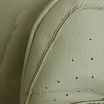 Üç Ayda Kenar Açılan Reebok Ayakkabı İçin İade Ve Değişim Talebi